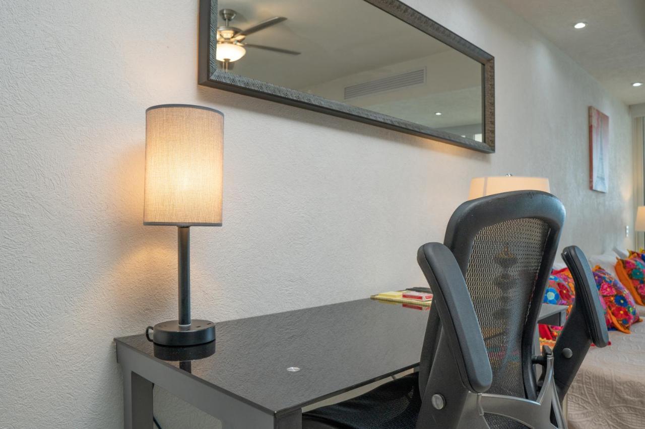 Ocean Front Condo Sleeps 4 Adults-Grand Venetian T3000-1606 Puerto Vallarta Exterior photo